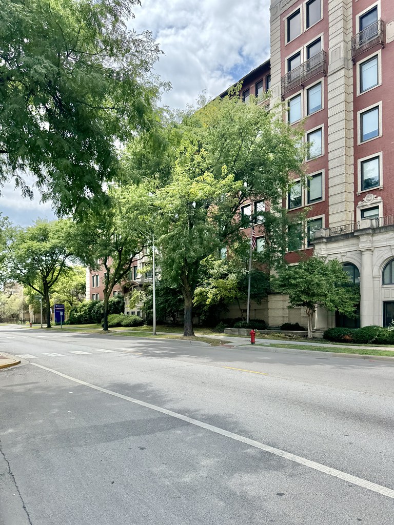 Oak Park West Suburban Medical Center officially closes doors to patients after Resilience Health hospital suspension announcement - ABC7 Chicago