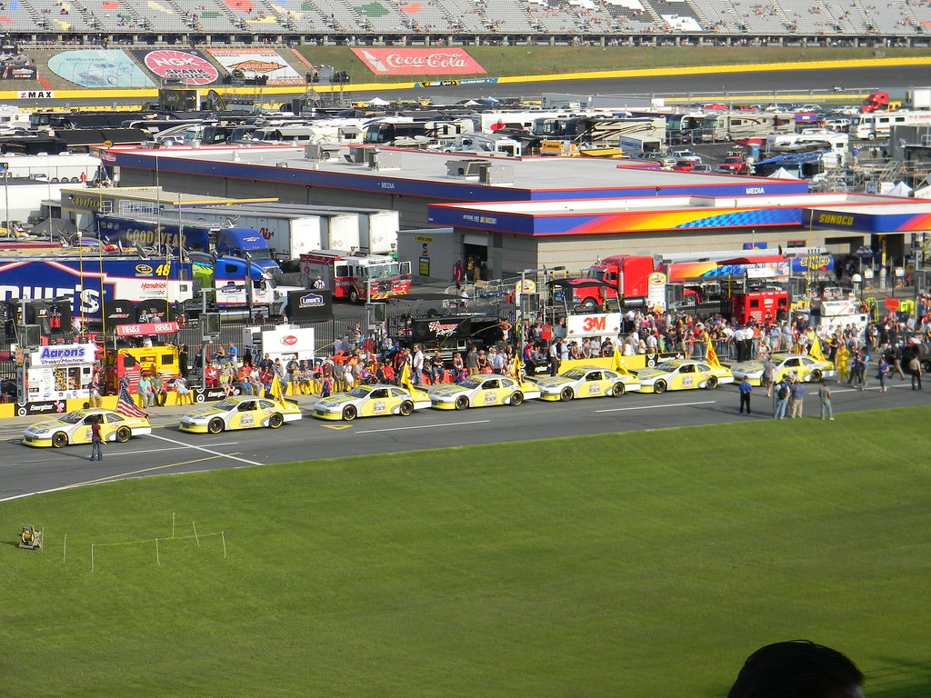 NASCAR lineup after qualifying at Phoenix. TV time, channel - Daytona Beach News-Journal
