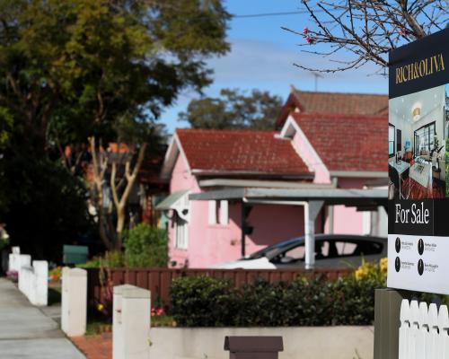 Should you fix your mortgage rate? Experts weigh in on rising repayments